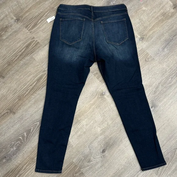 Old Navy Women's Deep Indigo Rockstar Super Skinny Jeans - Picture 5 of 5